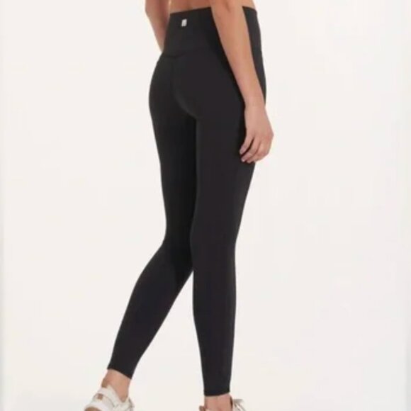 Studio Pocket Legging Size Small (Long Length) - Picture 2 of 11